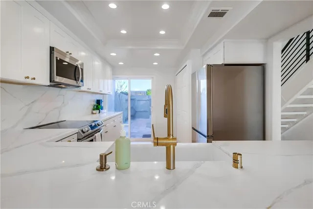 $5,950 | 16117 St Croix Circle, Huntington Beach, CA 92649