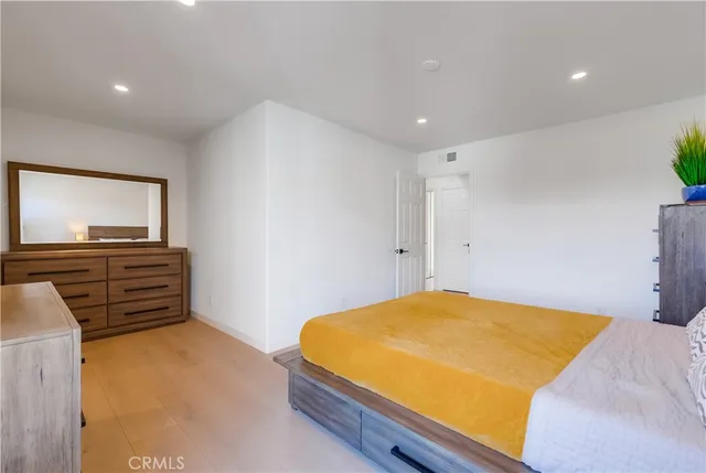 $5,950 | 16117 St Croix Circle, Huntington Beach, CA 92649