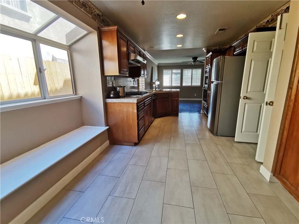 11539 Lancaster Way Rancho Cucamonga, CA 91730 - Photo 11 of 33