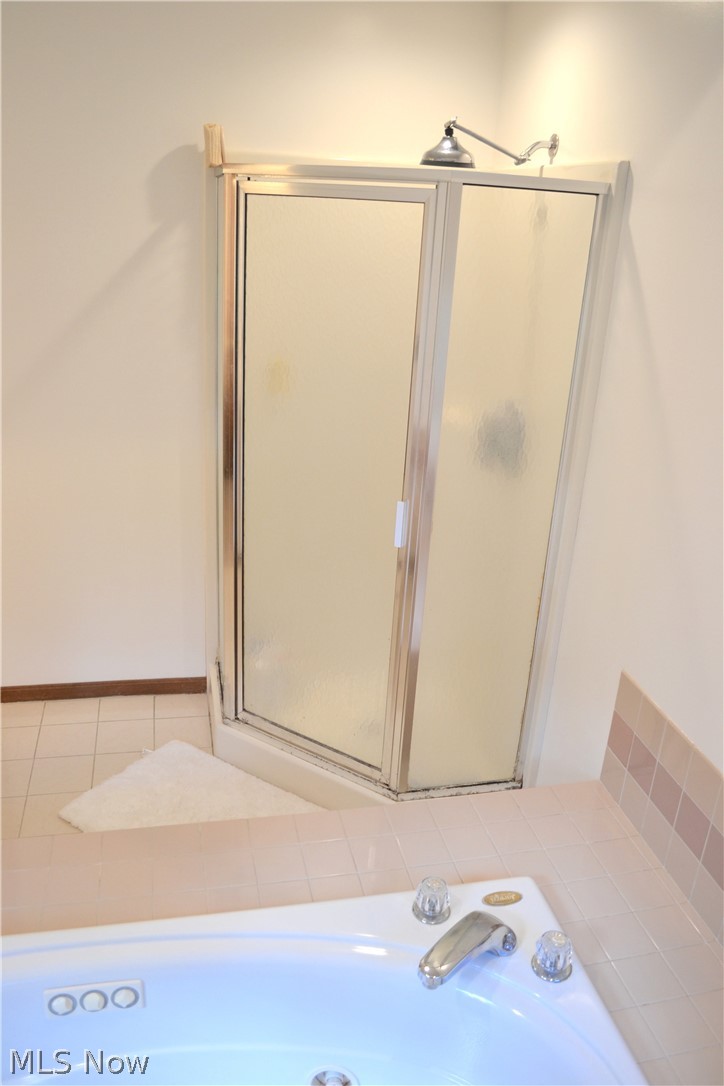 19155 West Middletown Road Beloit, OH 44609 - Photo 14 of 28 Master Bathroom