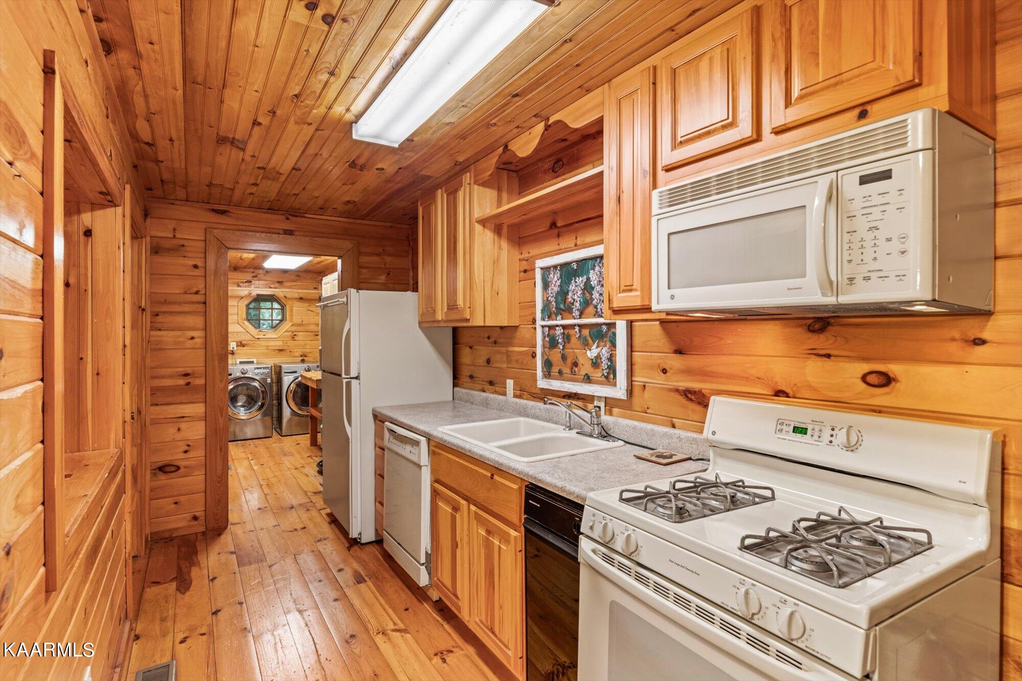 2420 Sunset Road Sevierville, TN 37862 - Photo 28 of 41 2420 Sunset Rd