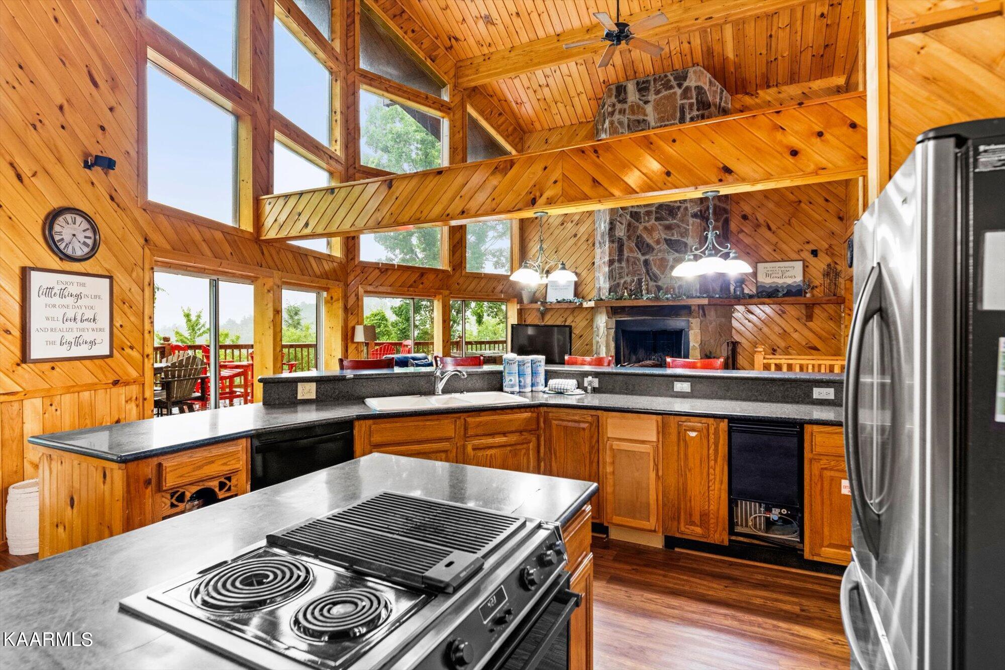 2420 Sunset Road Sevierville, TN 37862 - Photo 9 of 41 2420 Sunset Rd