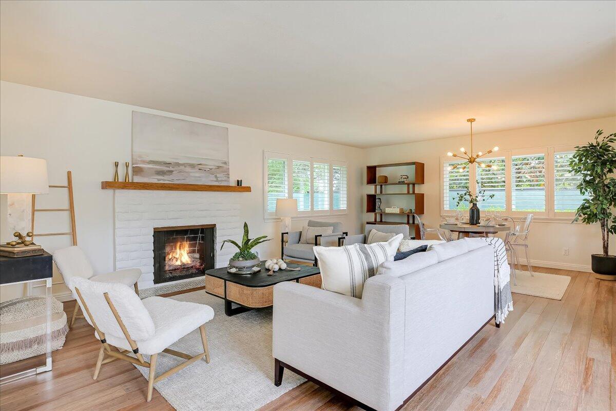 811 Cieneguitas Road Santa Barbara, CA 93110 - Photo 2 of 17 Living room