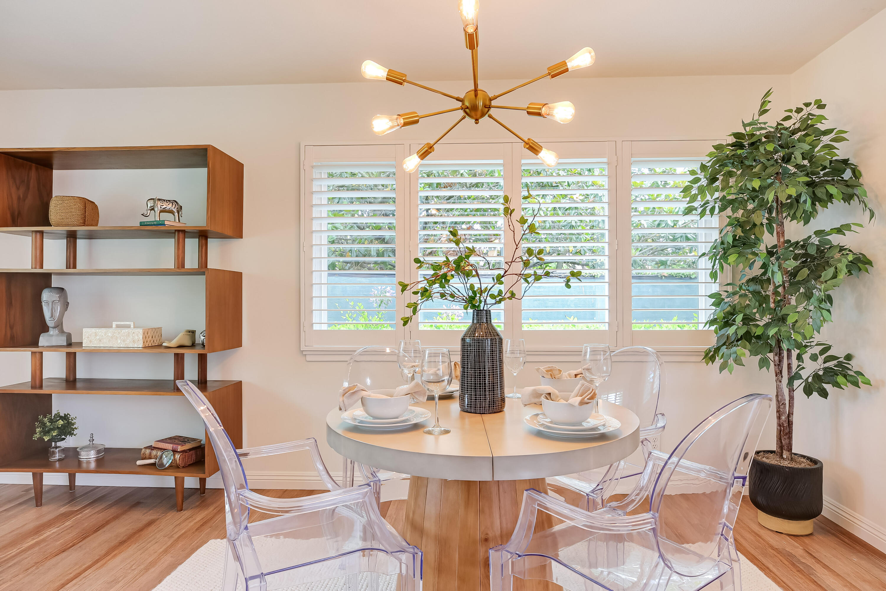 811 Cieneguitas Road Santa Barbara, CA 93110 - Photo 3 of 17 Dining