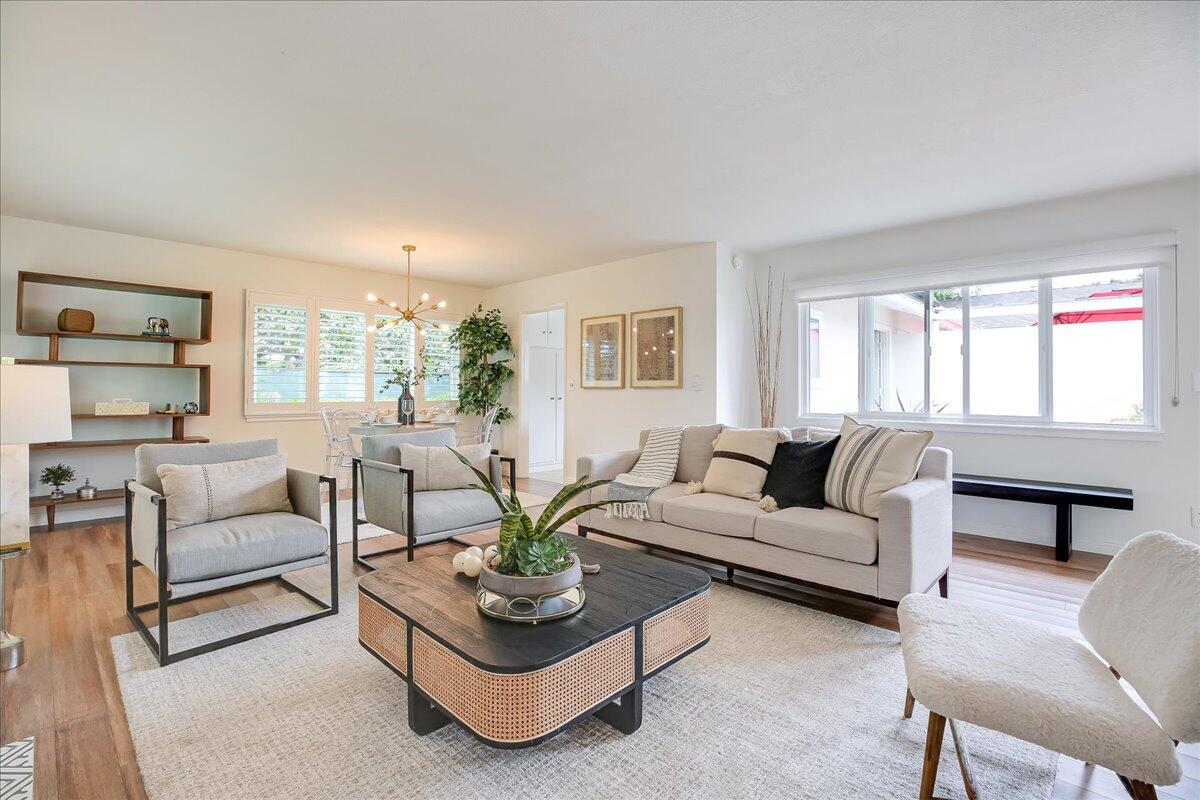 811 Cieneguitas Road Santa Barbara, CA 93110 - Photo 5 of 17 Living room