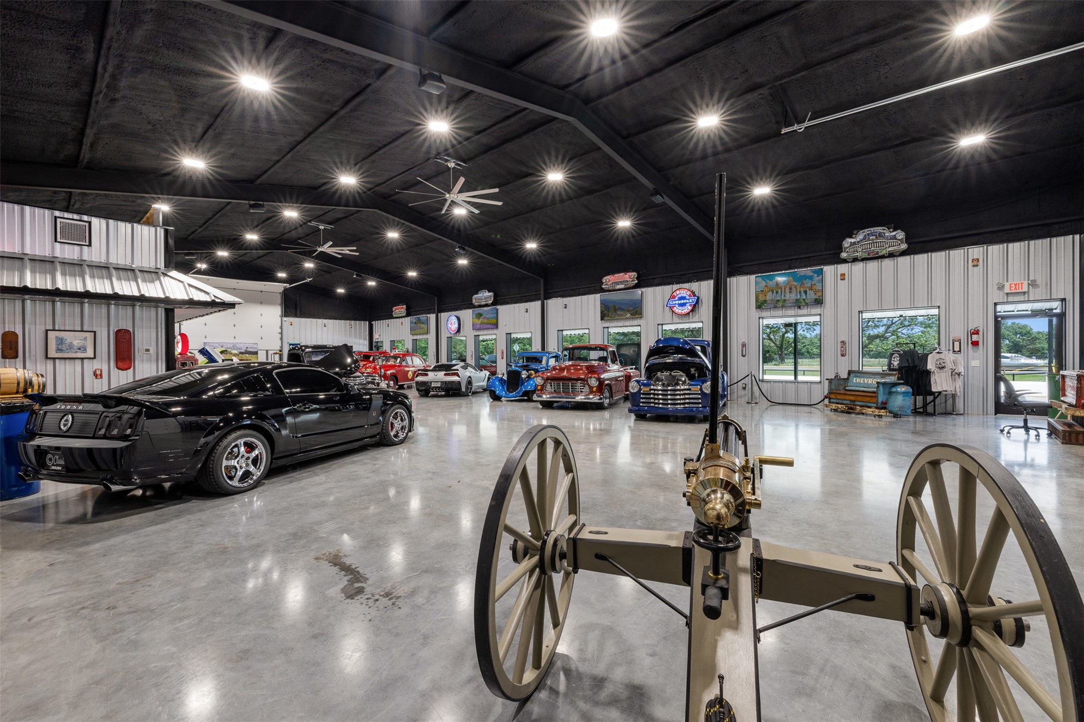 1229 Highway 36 Caldwell, TX 77836 - Photo 11 of 31 a view of a gym area with gym equipment