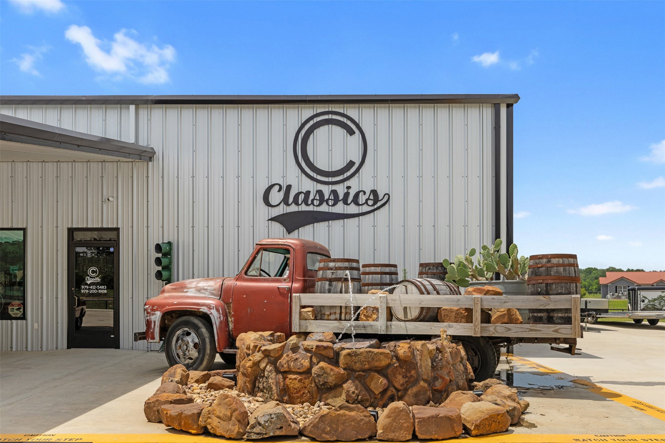 1229 Highway 36 Caldwell, TX 77836 - Photo 7 of 31 a living room with furniture and a clock