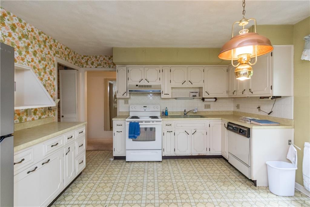 730 Howard Road Greenwood, IN 46142 - Photo 6 of 27 Gallery Image 6
