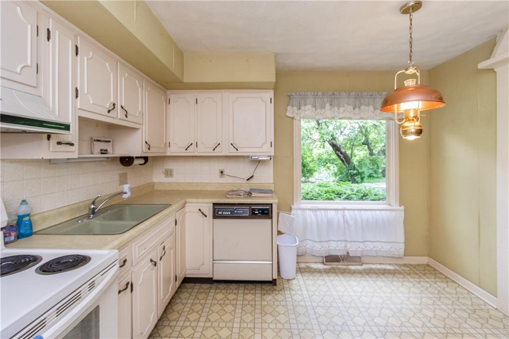 730 Howard Road Greenwood, IN 46142 - Photo 7 of 27 Gallery Image 7