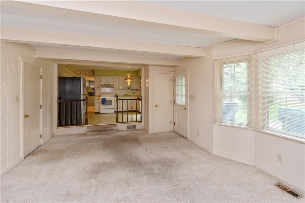 730 Howard Road Greenwood, IN 46142 - Photo 10 of 27 Gallery Image 10