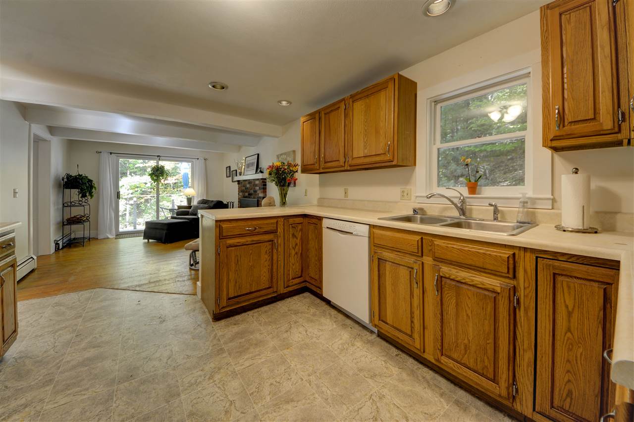 149 Deerfield Road Nottingham, NH 03290 - Photo 11 of 40
