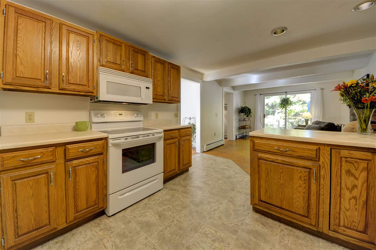 149 Deerfield Road Nottingham, NH 03290 - Photo 12 of 40