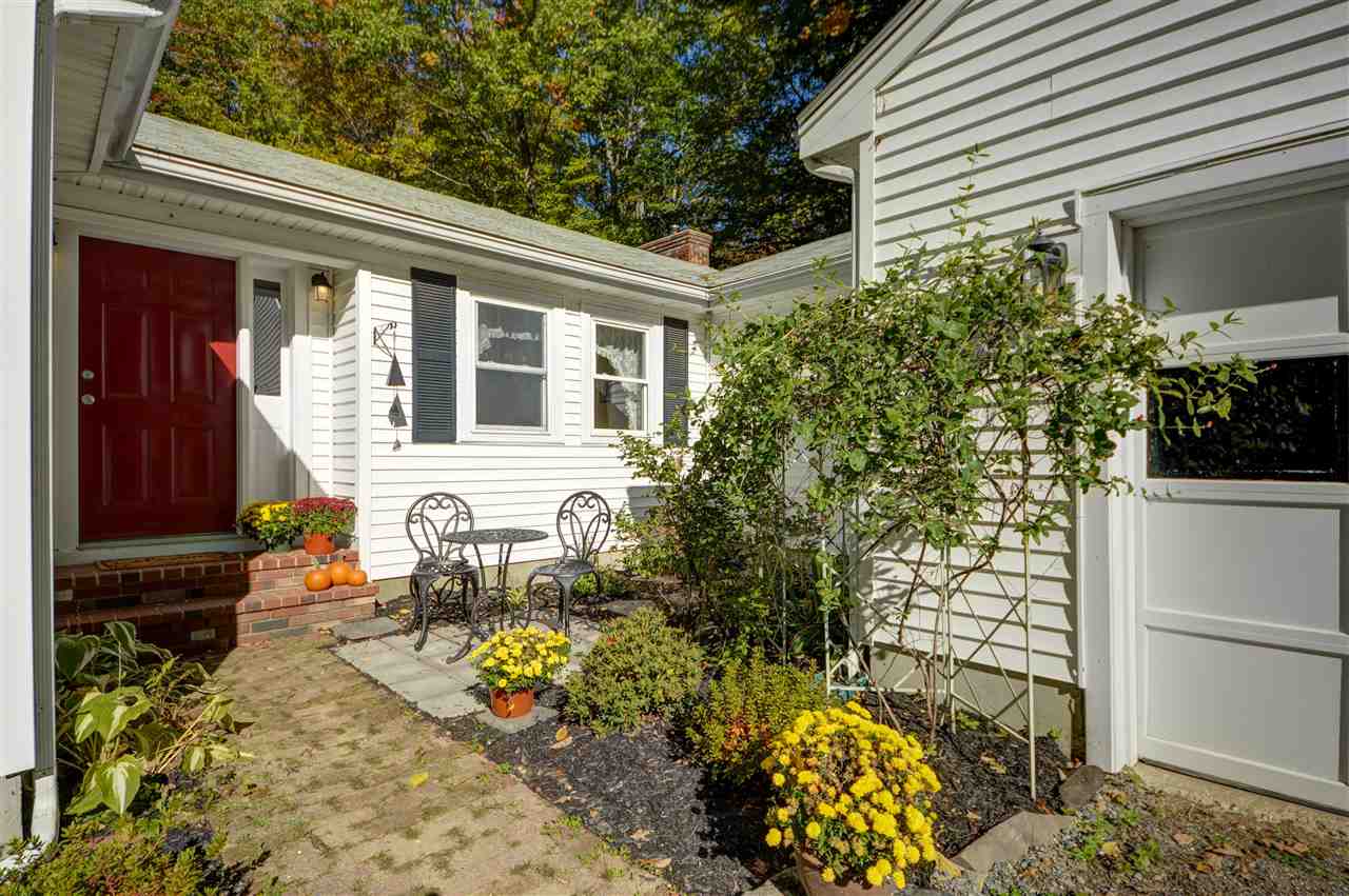 149 Deerfield Road Nottingham, NH 03290 - Photo 3 of 40