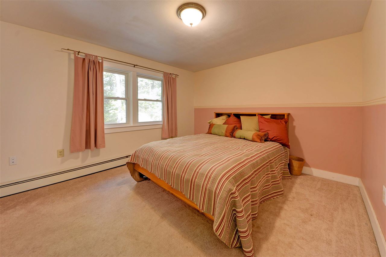 149 Deerfield Road Nottingham, NH 03290 - Photo 27 of 40