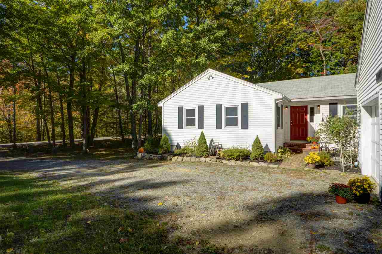 149 Deerfield Road Nottingham, NH 03290 - Photo 4 of 40