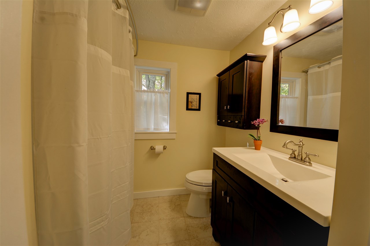 149 Deerfield Road Nottingham, NH 03290 - Photo 34 of 40