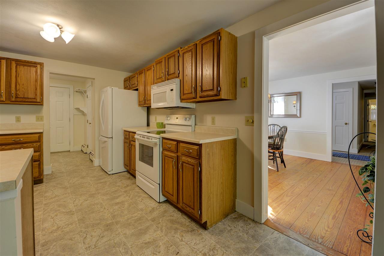 149 Deerfield Road Nottingham, NH 03290 - Photo 9 of 40