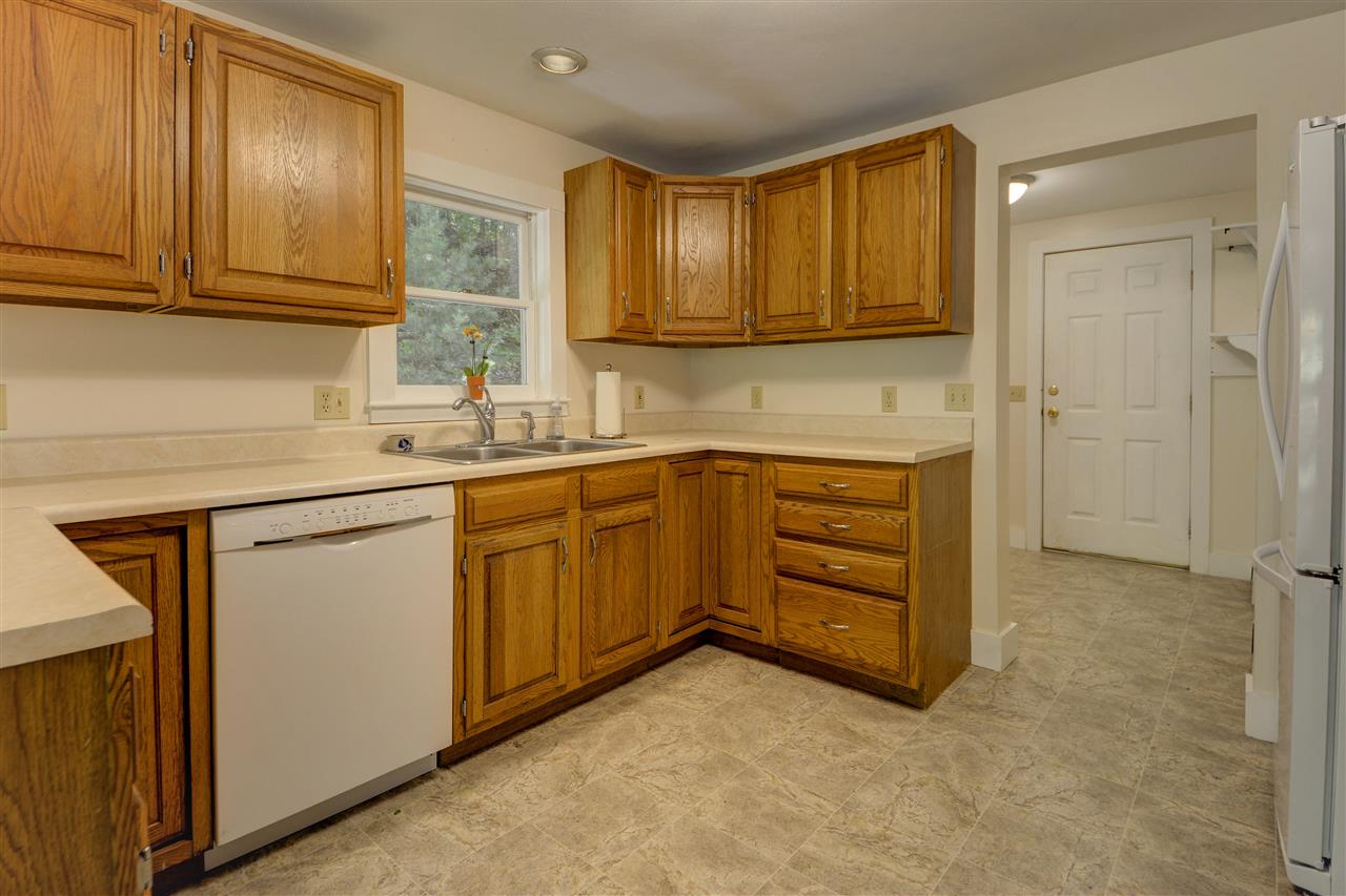149 Deerfield Road Nottingham, NH 03290 - Photo 10 of 40