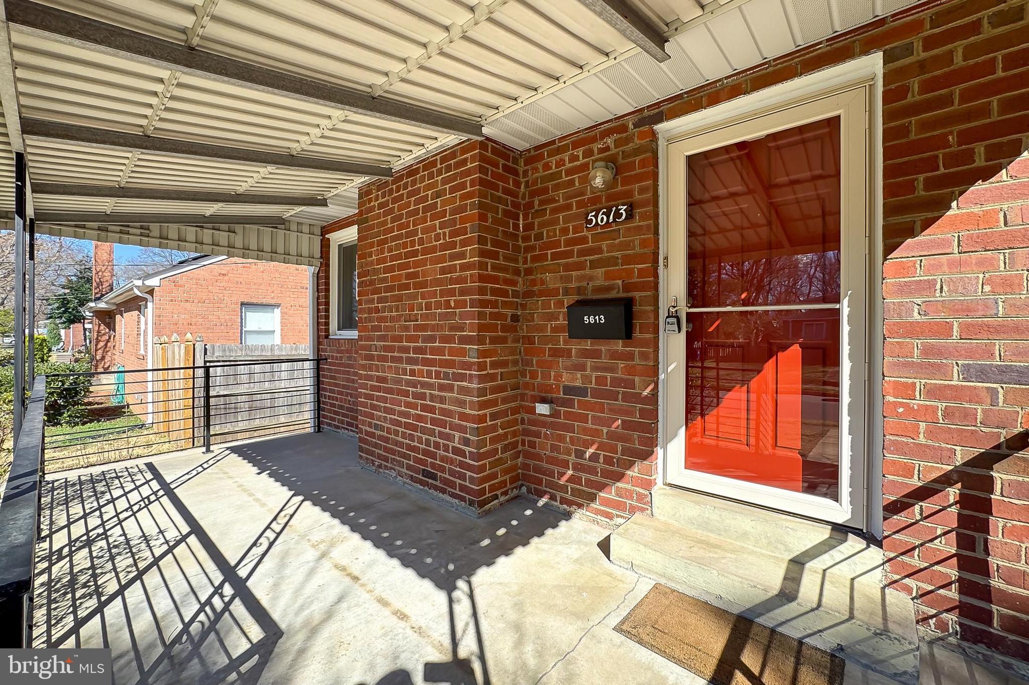 5613 5th Road South Arlington, VA 22204 - Photo 5 of 40 Gallery Image 5