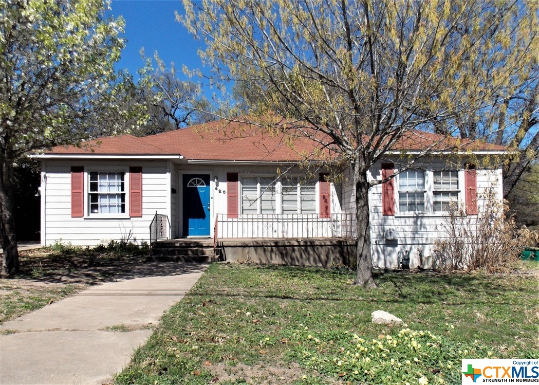 620 East 13th Avenue, Belton, TX 76513 Compass