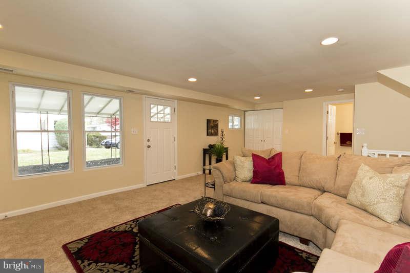 6101 Talles Road Baltimore, MD 21207 - Photo 10 of 21 Family Room