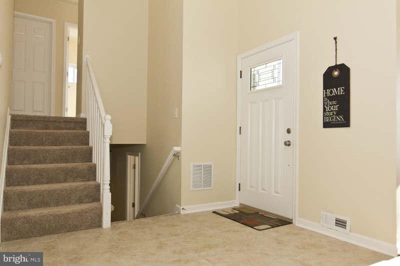 6101 Talles Road Baltimore, MD 21207 - Photo 9 of 21 Foyer