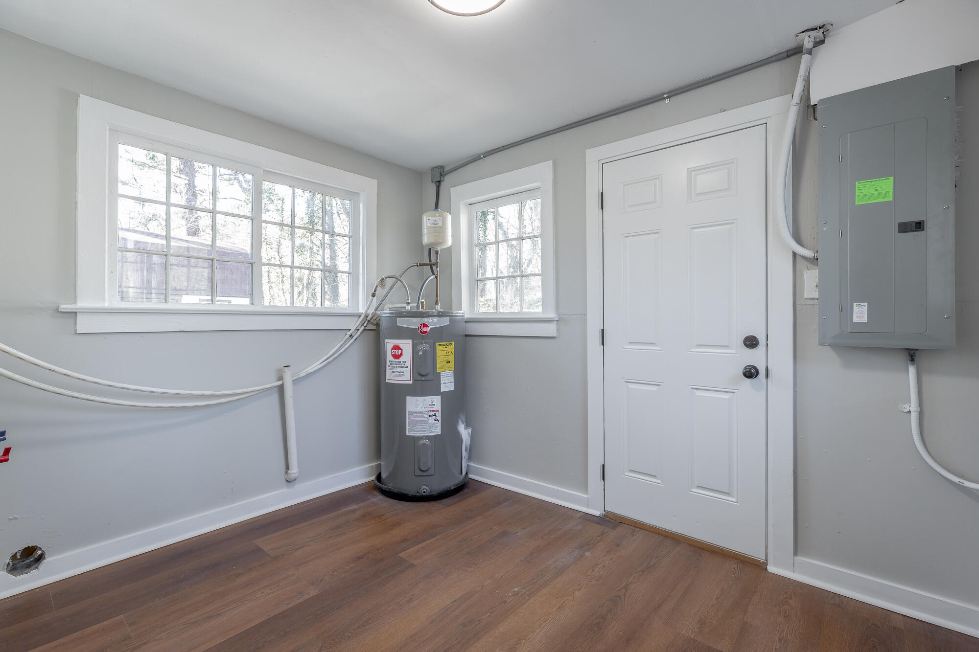 83 Brandon Lane Rossville, GA 30741 - Photo 8 of 14 Laundry Room