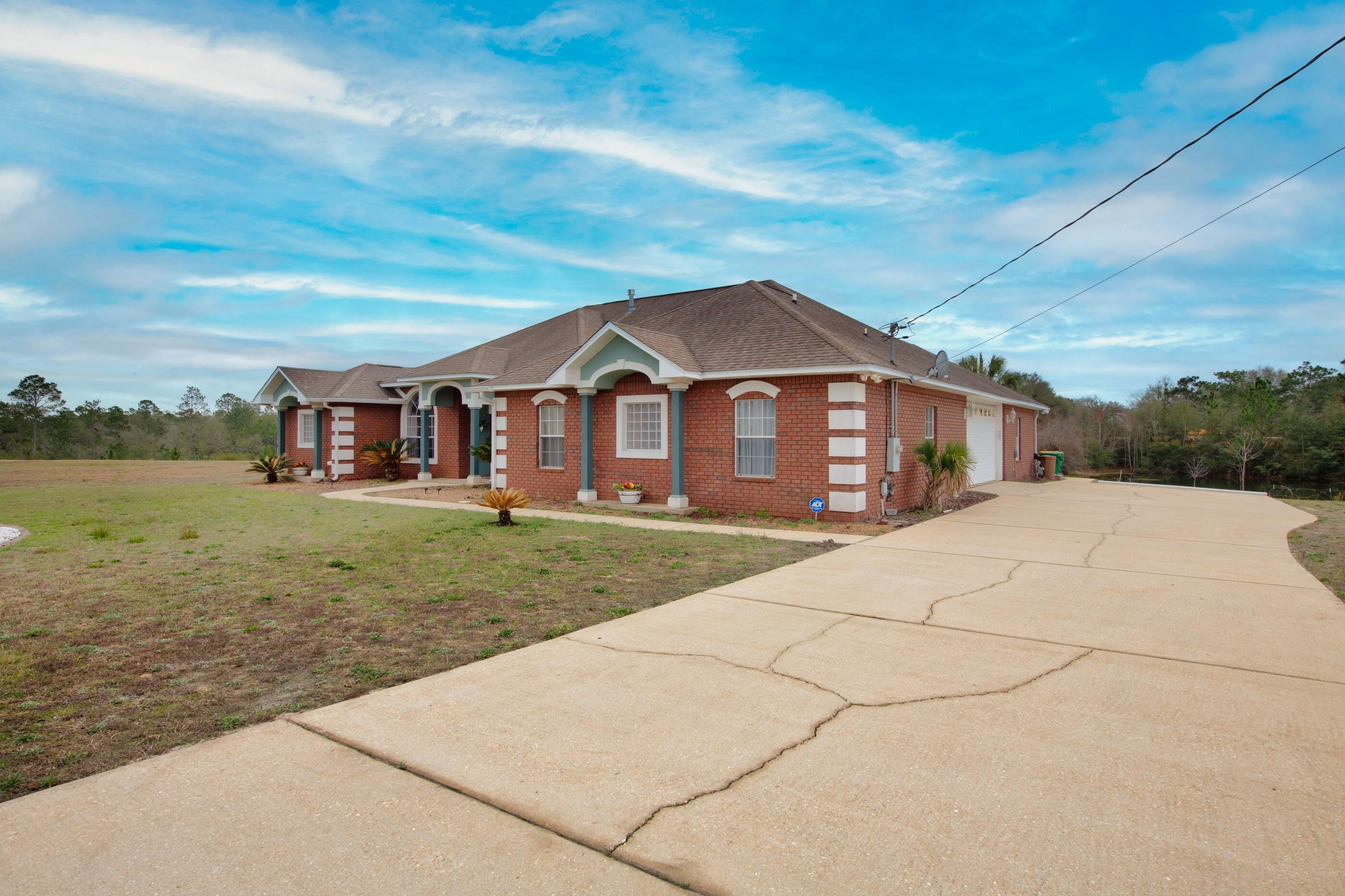 3018 Colonial Circle Crestview, FL 32539 - Photo 2 of 55 Colonial-76