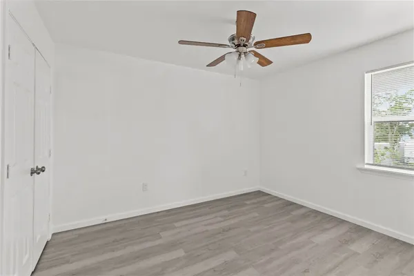 $1,350 | 316 20th Street, Unit 3, San Leon, TX 77539