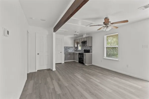 $1,350 | 316 20th Street, Unit 3, San Leon, TX 77539