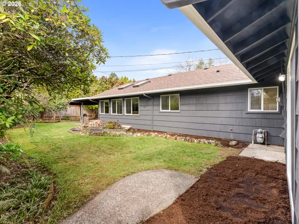 $439,900 | 3811 Southeast 169th Place, Portland, OR 97236