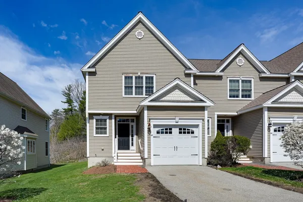 $569,900 | 27 Autumn Lane, Unit 27, Northborough, MA 01532