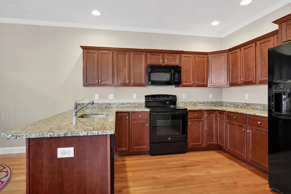 $569,900 | 27 Autumn Lane, Unit 27, Northborough, MA 01532