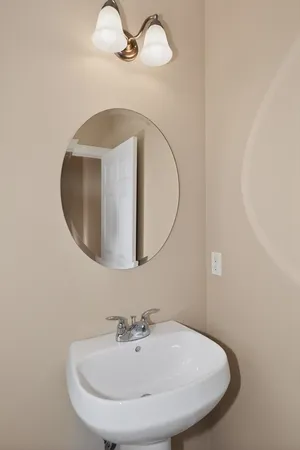 $569,900 | 27 Autumn Lane, Unit 27, Northborough, MA 01532