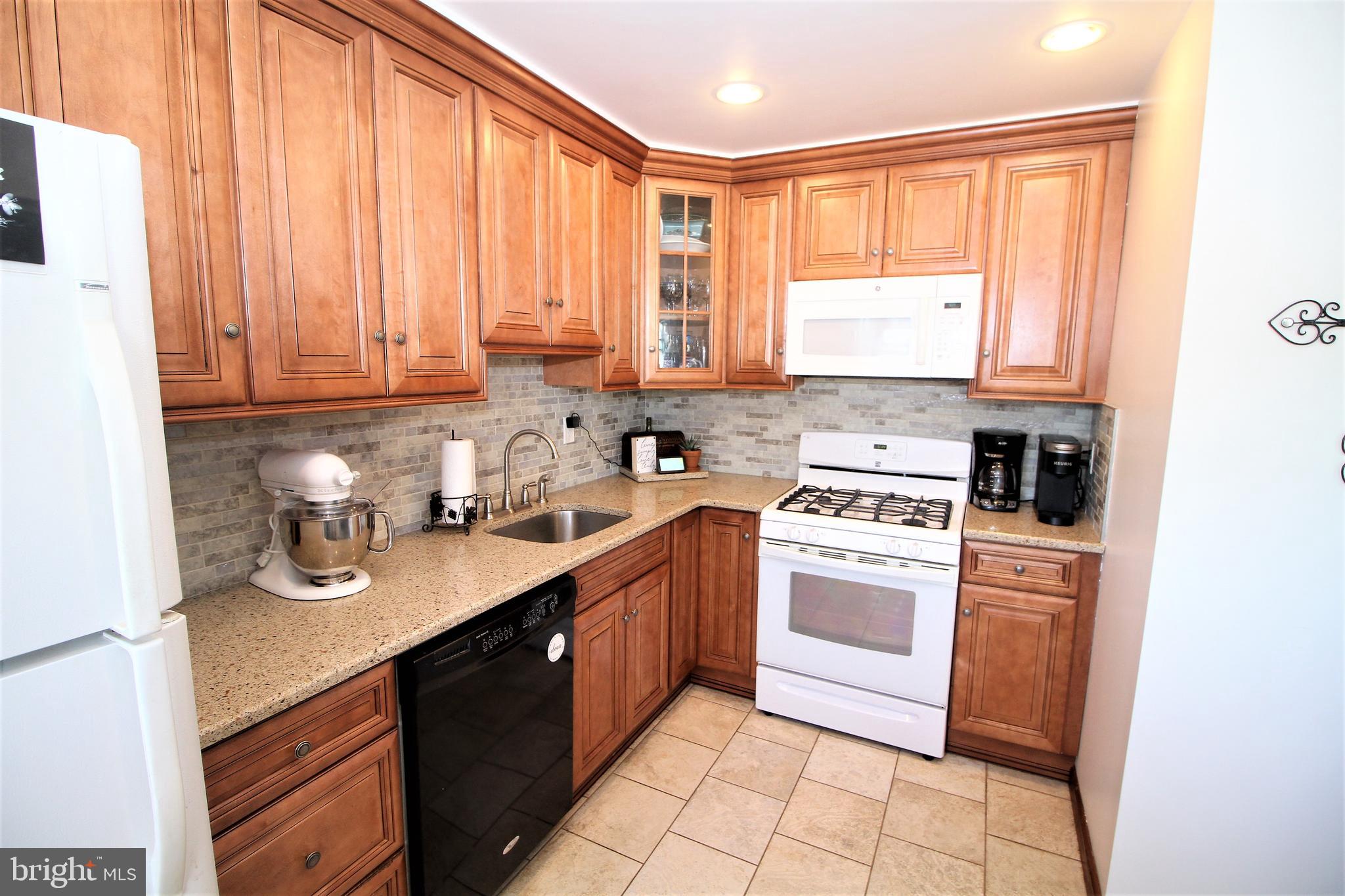 76 Falmouth Road Hamilton, NJ 08620 - Photo 6 of 19 Gallery Image 6