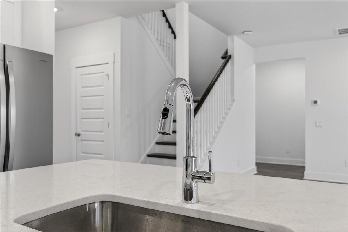 357 Calm Water Way Summerville, SC 29486 - Photo 15 of 60 17-Maddie Breggia - DSC04228