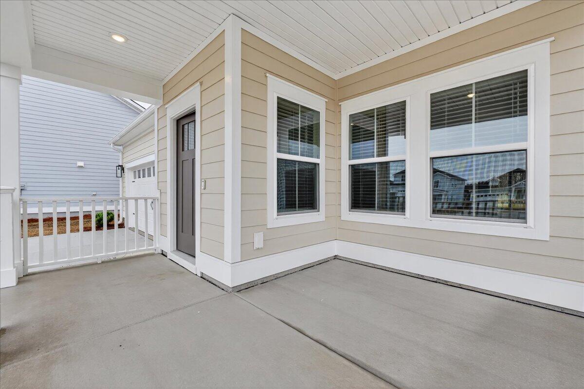 357 Calm Water Way Summerville, SC 29486 - Photo 2 of 60 06-Maddie Breggia - DSC04340