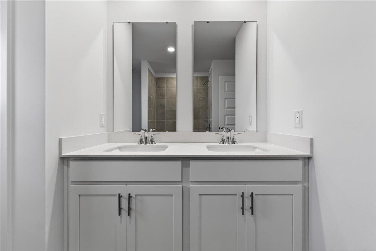357 Calm Water Way Summerville, SC 29486 - Photo 37 of 60 41-Maddie Breggia - DSC04316