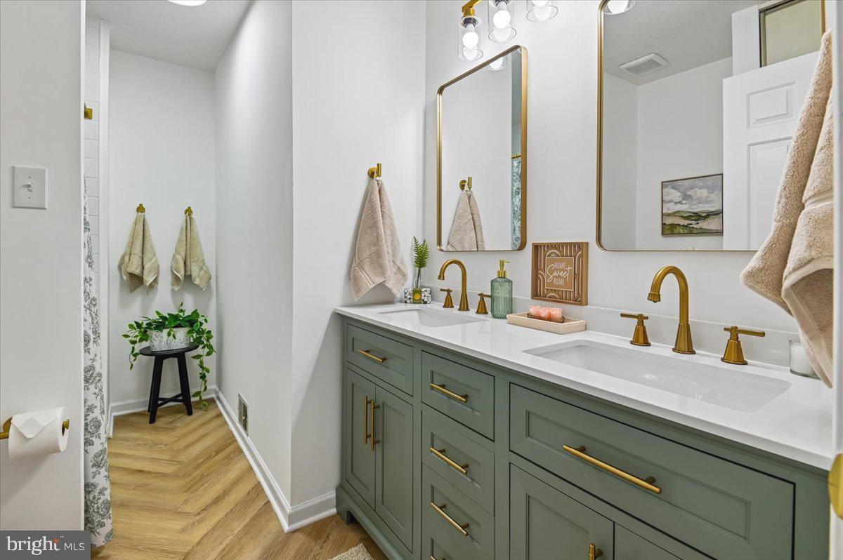 860 Woodmont Road Annapolis, MD 21401 - Photo 16 of 55 Primary Bath with Double Vanity