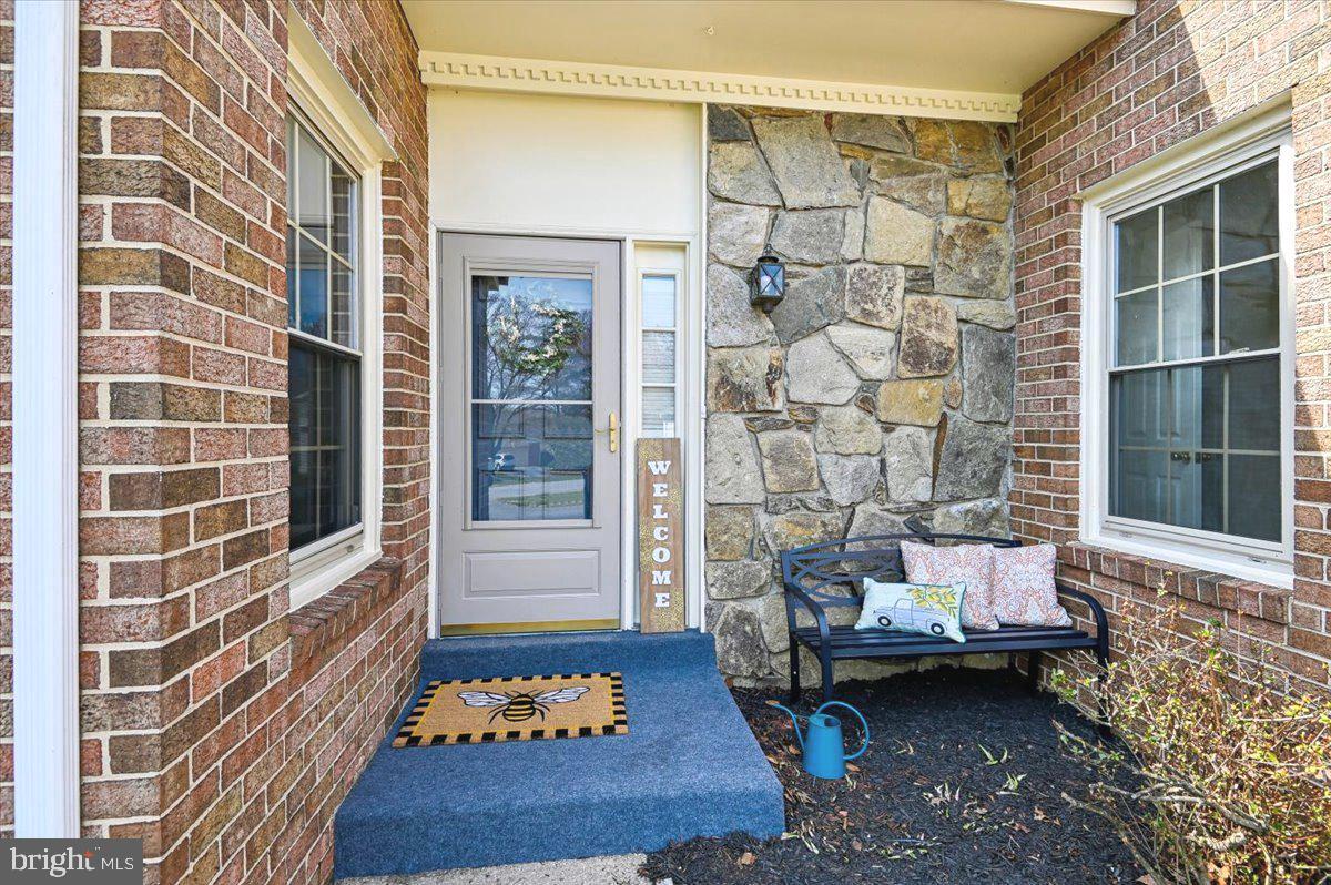 860 Woodmont Road Annapolis, MD 21401 - Photo 2 of 55 Welcoming Entryway