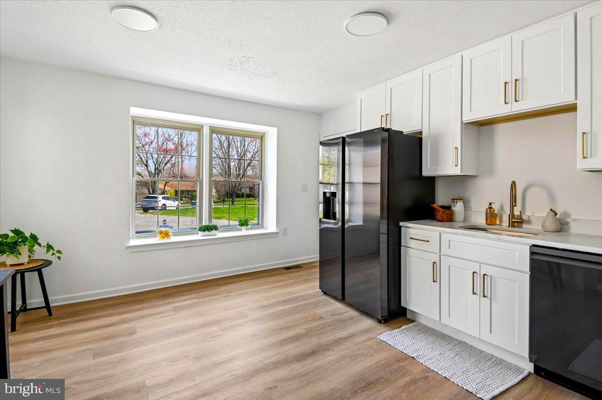 860 Woodmont Road Annapolis, MD 21401 - Photo 5 of 55 Black Stainless Appliances