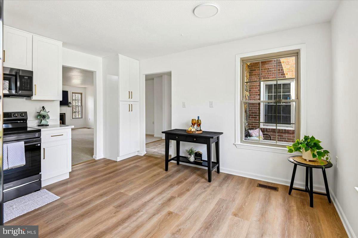 860 Woodmont Road Annapolis, MD 21401 - Photo 8 of 55 Beautiful Luxury Plank Flooring