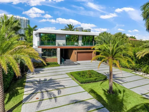 $16,900,000 | 342 S Parkway, Golden Beach, FL 33160