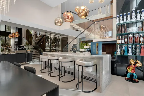 $16,900,000 | 342 S Parkway, Golden Beach, FL 33160