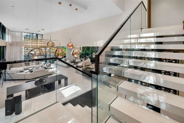 $16,900,000 | 342 S Parkway, Golden Beach, FL 33160