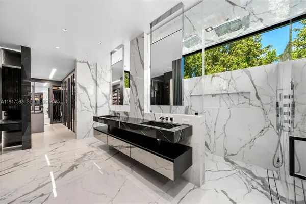 $16,900,000 | 342 S Parkway, Golden Beach, FL 33160