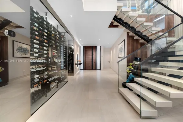 $16,900,000 | 342 S Parkway, Golden Beach, FL 33160