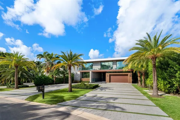 $16,900,000 | 342 S Parkway, Golden Beach, FL 33160