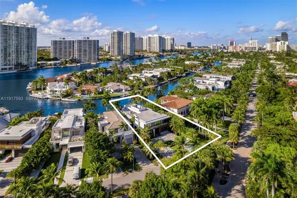 $16,900,000 | 342 S Parkway, Golden Beach, FL 33160