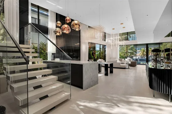 $16,900,000 | 342 S Parkway, Golden Beach, FL 33160